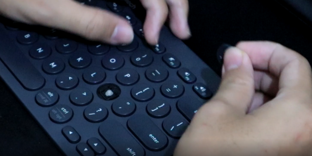 Bongkar keyboard - Keycaps terlepas